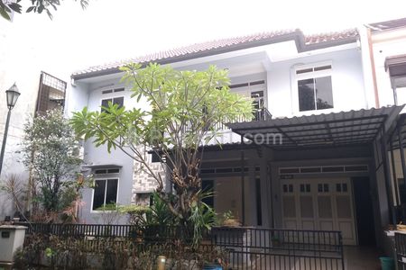 Tampak depan