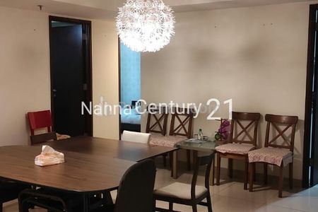 Dijual 3+1 BR Semi Furnished di Apartemen Sherwood Kelapa Gading, Mid Floor