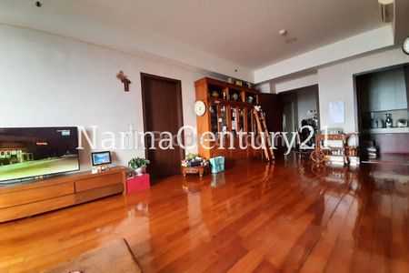 Disewakan Apartemen Kemang Village Tower Tiffany 2+1 BR Semi Furnished