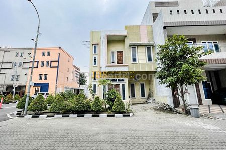 Jual Rumah Hook 2.5 Tingkat di Komplek Grand Cemara Asri Jalan Gardenia Medan