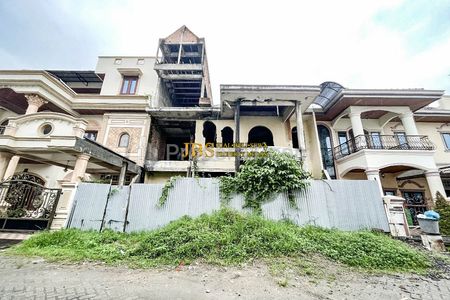 Jual Rumah 2.5 Tingkat di Komplek Cemara Asri Jalan Anggrek Medan