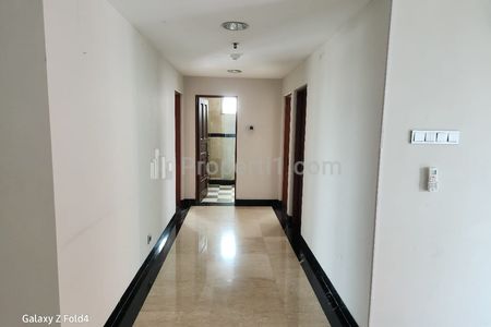 Turun Harga! Jual Cepat BU Apartemen Greenview Pondok Indah (Nuansa Hijau) 3+1 BR Semi Furnished