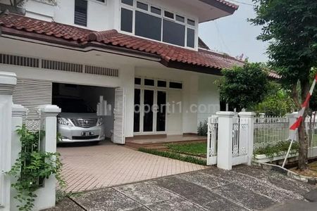 Dijual Rumah Asri, Aman & Nyaman dalam Komplek Tebet Mas, Jakarta Selatan,Terletak di Area Komplek Elite Tebet, Hoek, Hub: 0813-1838-1838