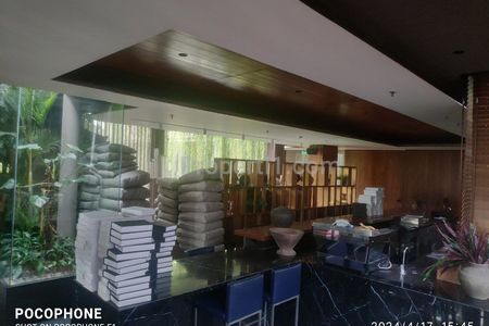 Disewakan Space Gedung Komersial 414 m2 di Kemang, Jakarta Selatan