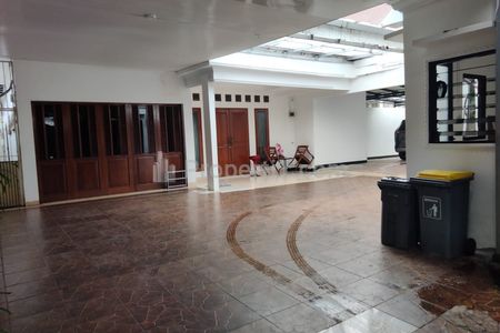 Dijual Rumah Hitung Tanah di Kemang Jakarta Selatan STDN0131