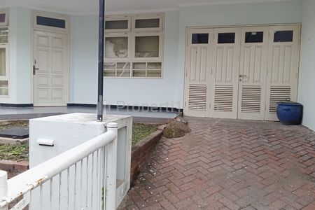 Disewakan Rumah Semi Furnish di Pinus Asri Wiyung, Surabaya
