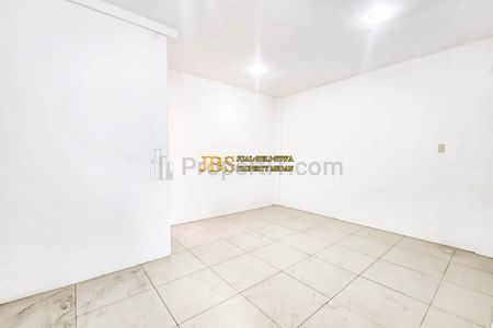 Jual Ruko 3.5 Tingkat Kondisi Siap Huni di Komplek Cemara Asri Jalan Makmur Medan