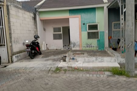Tampak depan