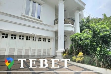 Jual Rumah Mewah Ada Pool di Tebet, Pinggir Jalan, Dekat MT Haryono dan Stasiun Tebet, Jakarta Selatan