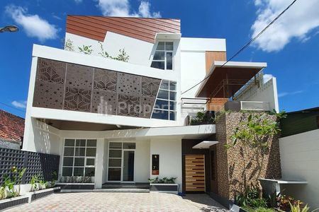 Dijual Kost Exclusive Baru 3 Lantai 22 Kamar Full Furnish di Taman Tirto Dalam Ringroad, Kasihan, Bantul, Yogyakarta, dekat UMY, UNJANI, BSI