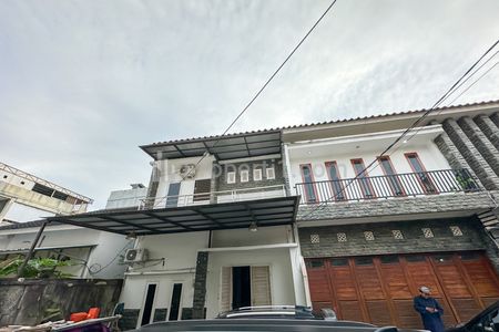 Tanpak dari Depan