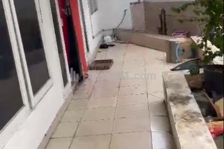 Jual Rumah Hoek 2 Lantai di Kelapa Gading Jakarta Utara, LT 296 m2 Lokasi Strategis
