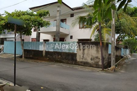 Dijual Rumah Hook Komplek 2 Lantai Bonus Kos 8 Pintu di Perum Taman Galaxy, Jaka Setia, Bekasi Selatan, Bekasi