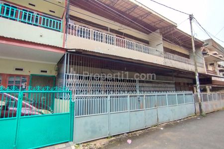 Dijual Rumah di Tanjung Pura Baiduri 1, Kota Pontianak, Lokasi Pusat Kota, Kawasan Ramai, Akses Masuk Mobil