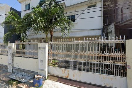 Jual Rumah Luas 4 Lantai di Jalan Hertasning Kota Makassar