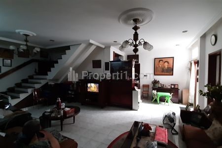 For Sale Rumah Asri di Kebayoran Baru, Jakarta Selatan
