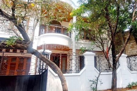Rumah Dijual di Pejaten Barat Jakarta Selatan - Dekat Mall The Park Pejaten, Stasiun Pasar Minggu, Universitas Nasional, RS Orthopedi Siaga