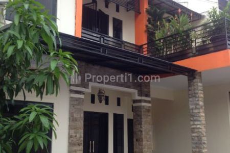 Dijual Rumah Town House Minimalis Siap Huni, di Jl Raya Lenteng Agung, Jakarta Selatan