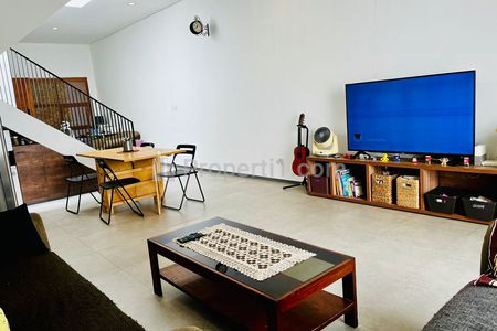 Dijual Rumah Siap Huni, Dalam Kompleks di Mampang Prapatan Jakarta Selatan