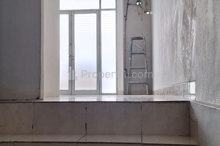 Ruko Dijual Lokasi Strategis Pinggir Jalan Dekat Samsat Cinere, Depok