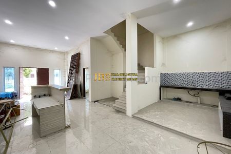 Jual Rumah 2,5 Tingkat Siap Huni di Komplek Graha Metropolitan Cluster Sophie Suites - Medan