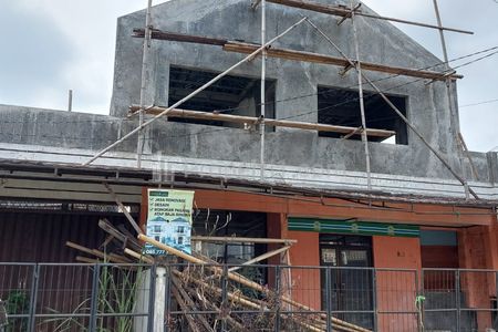 Rumah tahap renovasi tampak depan