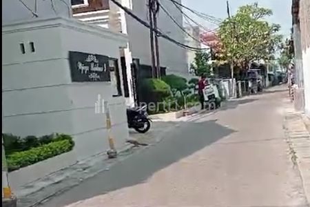 Tampak depan bidang tanah 