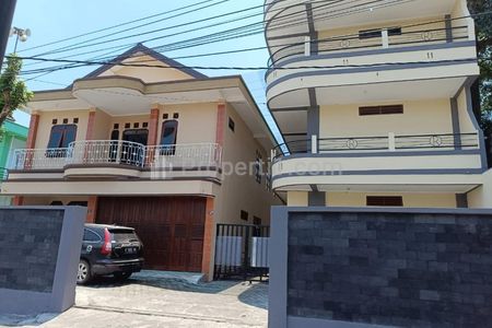 Dijual Kost 3 Lantai 25 Kamar dan Rumah Induk 9 Kamar di Jl. Palagan Km 5 Sleman, Yogyakarta