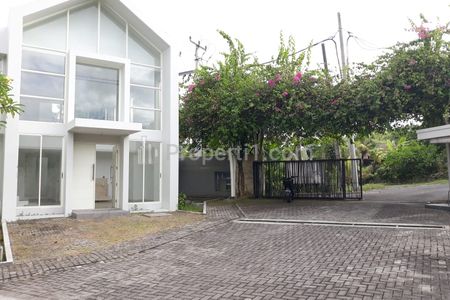 Dijual Rumah Semi Villa 2 Lantai di Uluwatu, Badung, Bali, Siap Huni Dekat Area Wisata