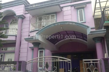 Jual Rumah Dua Lantai di Perum Jatinegara Baru Jakarta Timur
