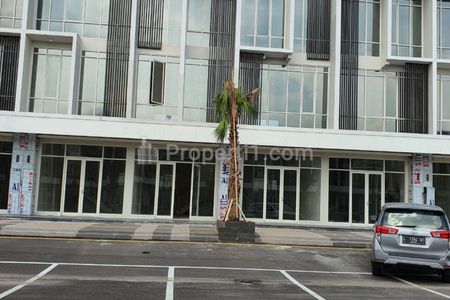 Disewakan Ruko Citraland North West Boulevard Surabaya Barat - Parkiran Mobil Luas - Row Jalan 4 Mobil