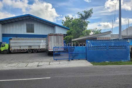 Dijual Gudang Rangka Baja dan Kantoran, Tanah Luas Pinggir Jalan Playen Wonosari Gunungkidul Yogyakarta