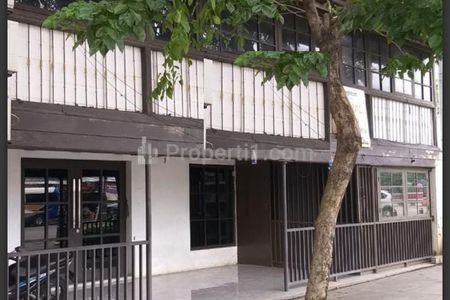 Dijual Gedung 2 Lantai Lokasi di Jalan Raya Merak Kota Semarang