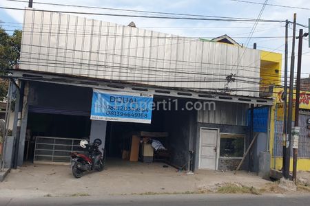 Dijual Rumah yang Berpotensi Sebagai Tempat Usaha di Cileunyi, Kabupaten Bandung