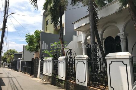 Jual Rumah Lama Bagus di Jalan Haji Noor Jakarta Selatan