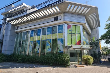 Sewa Gedung dengan Luas Tanah 1602 m2 Surabaya Pusat di Jalan Sulawesi - Gubeng - PARKIRAN MOBIL LUAS