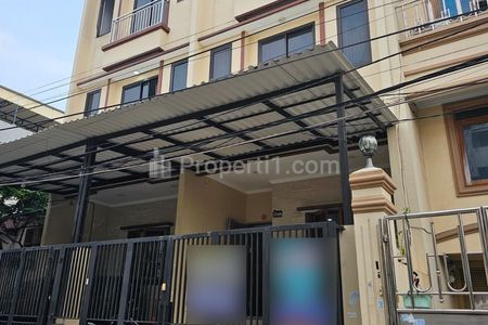 Jual Rumah 5x18 Siap Huni Strategis di Taman Ratu Jakarta Barat (TR189)