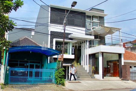 Tampak depan