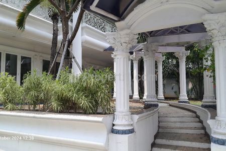 Sewa Rumah Mewah di Kebayoran Baru, Dekat Kertanegara, Raya Sriwijaya, Senopati, SCBD, Gunawarman, Jakarta Selatan