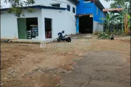 Dijual Gudang dan Tanah Luas 710 Meter Persegi, Lokasi Raya Sadang Purwakarta Strategis
