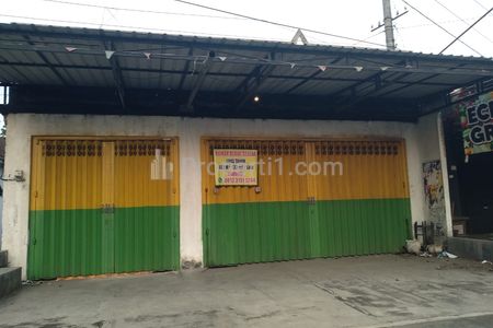 Dijual Cepat Rumah dan Toko Pinggir Jalan Raya di Pasar Sambi ke Utara, Kediri