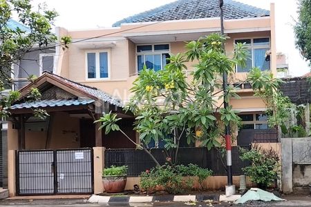 Dijual Rumah Komplek 2 Lantai di Taman Modern, Ujung Menteng, Cakung, Jakarta Timur