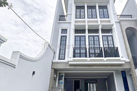 Dijual Rumah Mewah Modern Klasik di Cilandak Jakarta Selatan