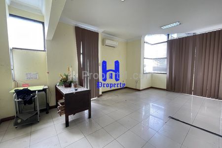 Dijual Gedung di Jalan Pematang Pasir - Medan Kondisi Siap Pakai