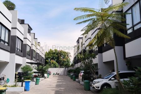 Rumah Dijual 3 Lantai Lokasi Strategis di Pondok Cabe, Tangerang Selatan