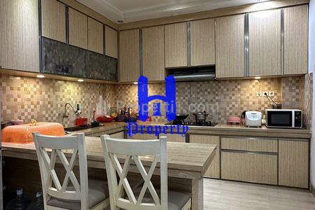 Dijual Rumah 2,5 Tingkat di Komplek Tata Residence Medan Jalan Brig Jend Zein Hamid