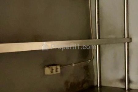 Jual atau Sewa Tempat Usaha untuk Cafe di Kav DPR Sidoarjo