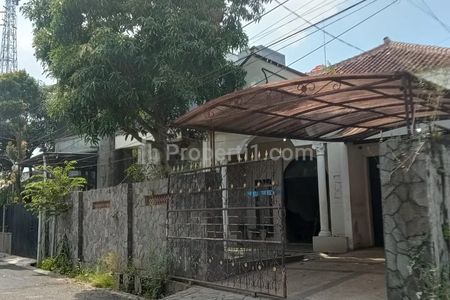 Dijual Rumah Strategis dan Cukup Luas di Jl Pawenang Arcamanik Bandung