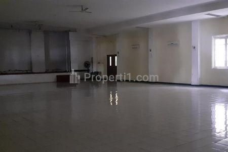 Dijual Segera Gedung Pertemuan Jati Raya Banyumanik Dekat RS Sekolah Favorit Negeri Diskrimsus, Semarang