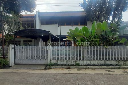 Disewakan Rumah 2 Lantai untuk Kantor, Tempat Kursus Atau Pelatihan di Sayap Jalan Riau Martadinata Bandung